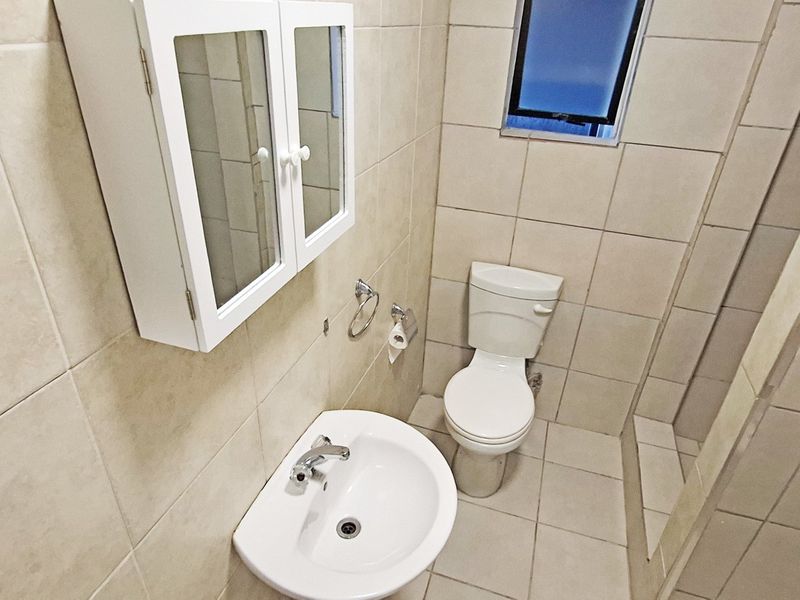 Apartment To Rent in Gustrouw, Strand - Photo 7