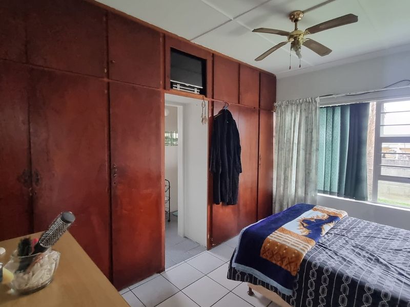 Spacious 3 bedroom house for sale in Amalinda - Photo 10