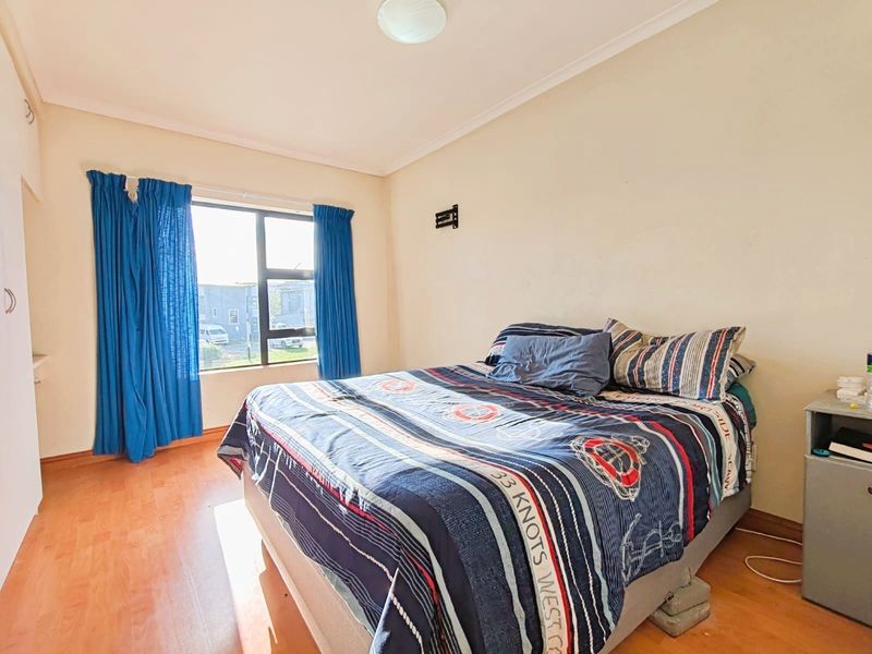 Apartment with a garage in Burgundy Estate, Milnerton - Photo 7