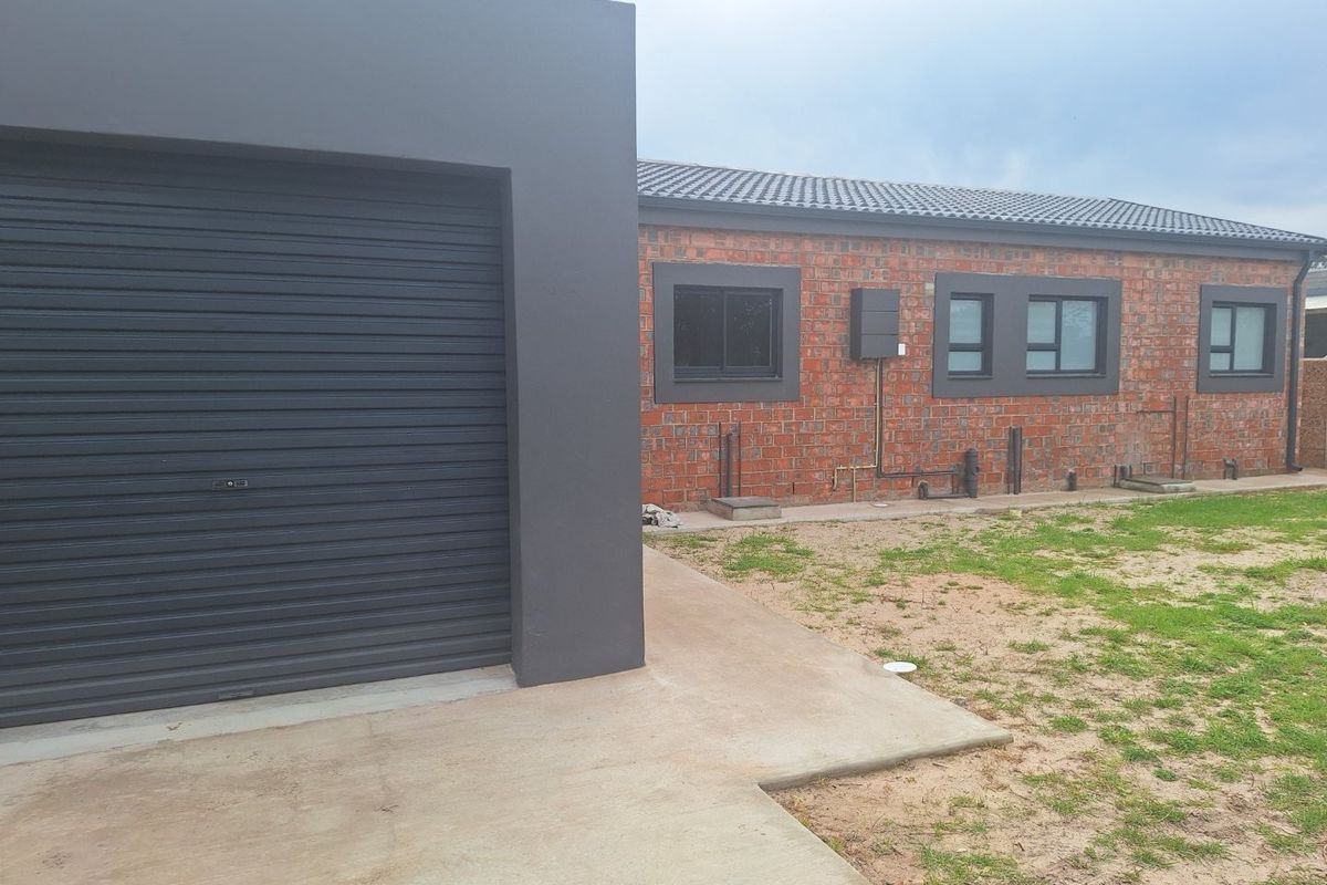 House For Sale in Albertinia - Photo 4