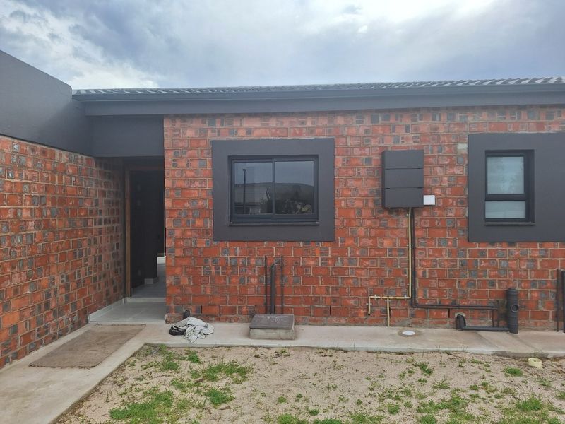 House For Sale in Albertinia - Photo 2