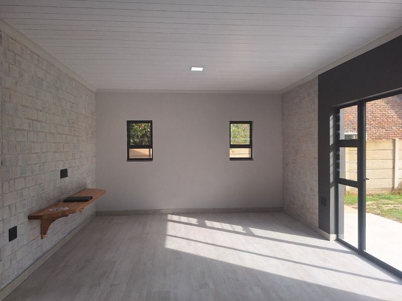 House For Sale in Albertinia - Photo 10