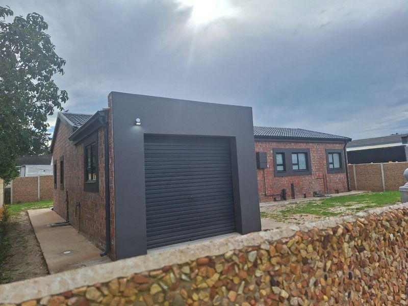 House For Sale in Albertinia - Photo 5