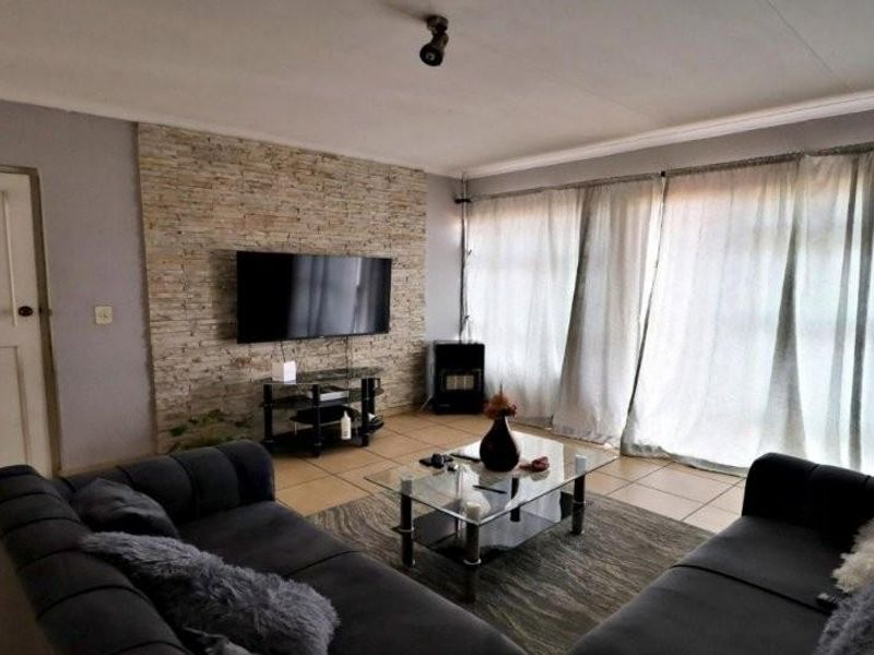 Apartment For Sale in Norkem Park, Kempton Park - Photo 6