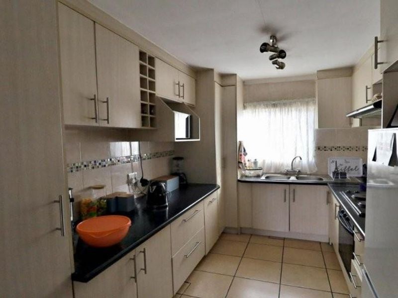 Apartment For Sale in Norkem Park, Kempton Park - Photo 8