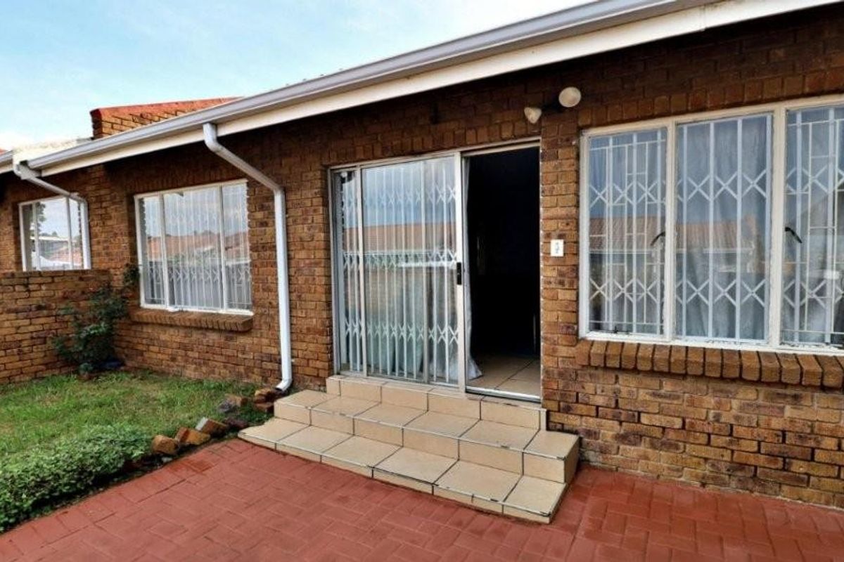 Apartment For Sale in Norkem Park, Kempton Park - Photo 2