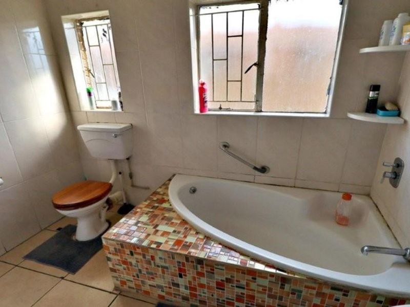 Apartment For Sale in Norkem Park, Kempton Park - Photo 4