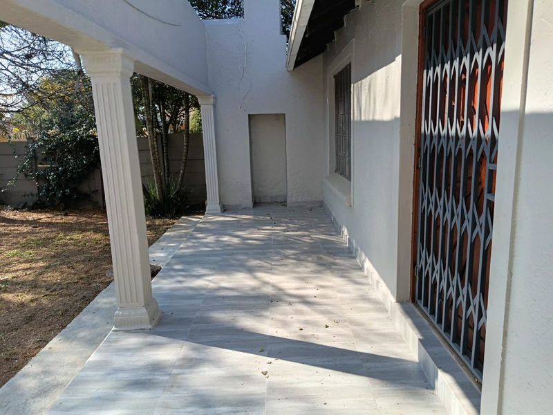 Fabulous Family Home For Sale in Theresapark, Akasia - Photo 3