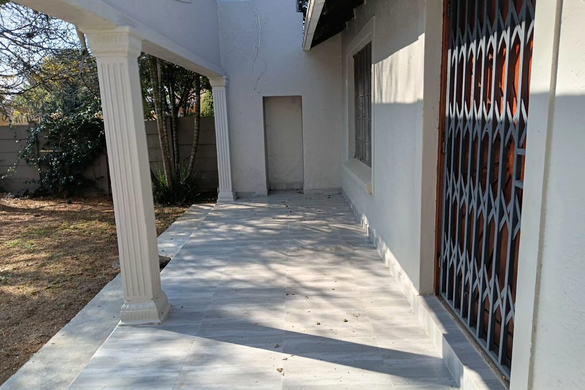 Fabulous Family Home For Sale in Theresapark, Akasia - Photo 3