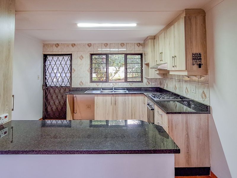 Charming Cottage To Rent in Crestholme, Hillcrest, KwaZulu Natal - Photo 8