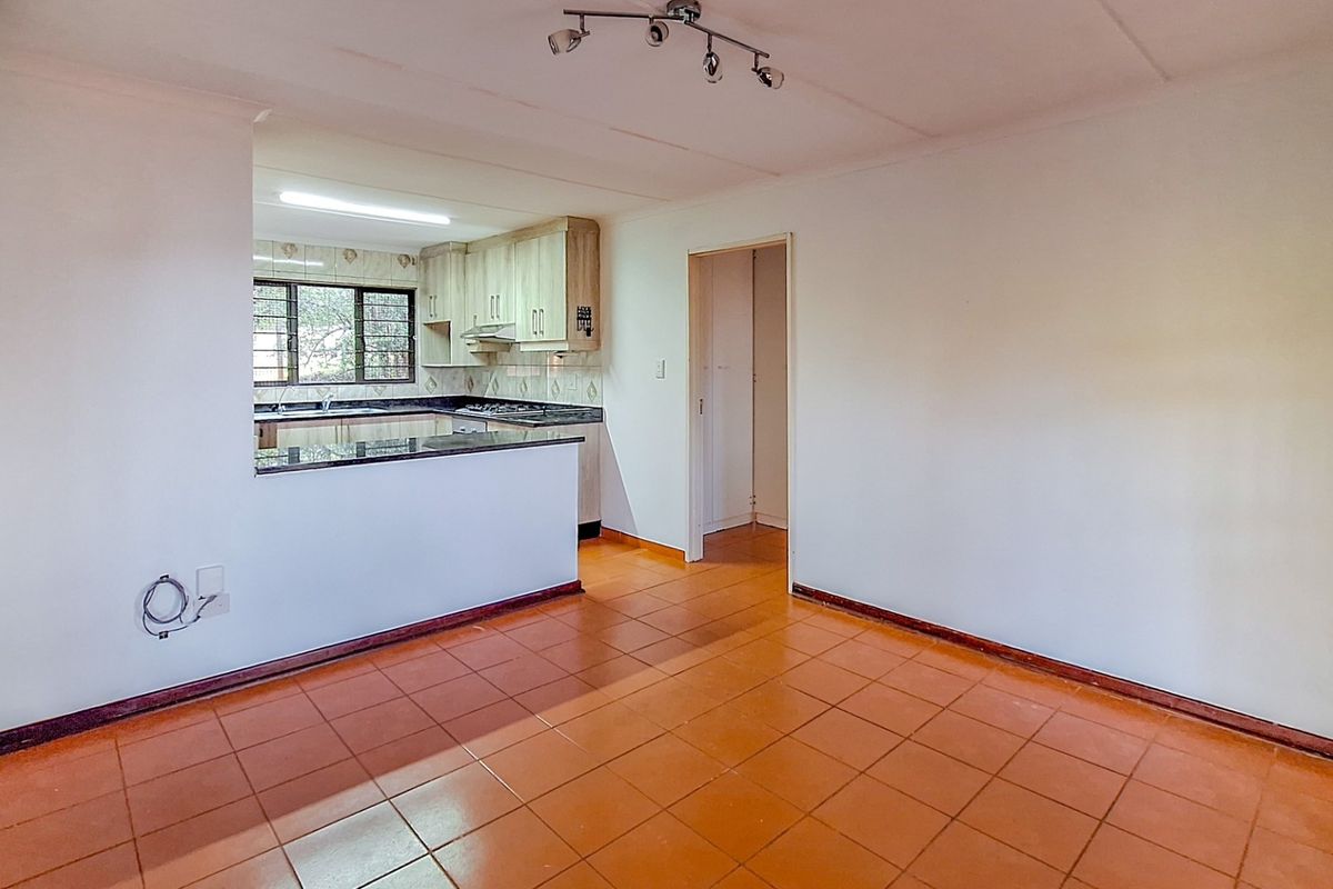 Charming Cottage To Rent in Crestholme, Hillcrest, KwaZulu Natal - Photo 5