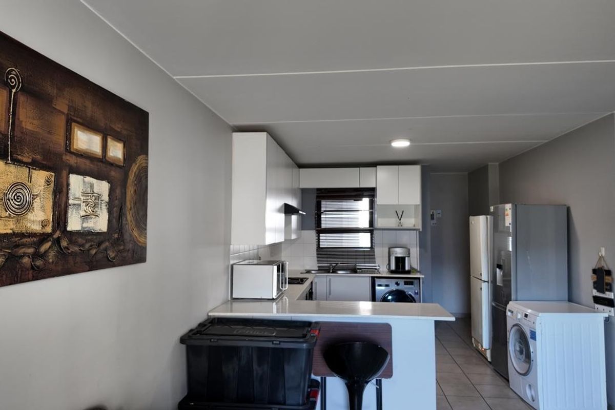 Apartment To Rent in Parklands, Blouberg - Photo 4