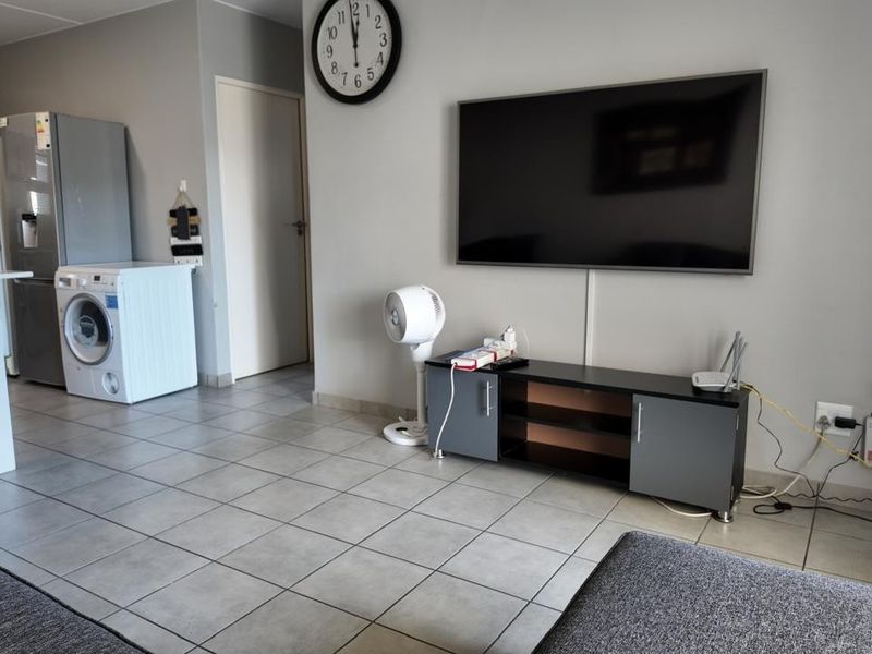 Apartment To Rent in Parklands, Blouberg - Photo 5