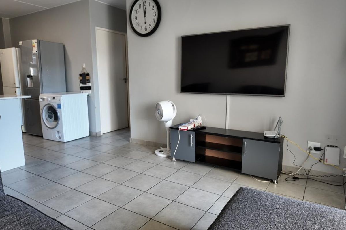 Apartment To Rent in Parklands, Blouberg - Photo 5