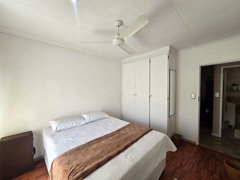 2 Bedroom, 2 Bathroom Townhouse To Rent in Magalieskruin. - Photo 9