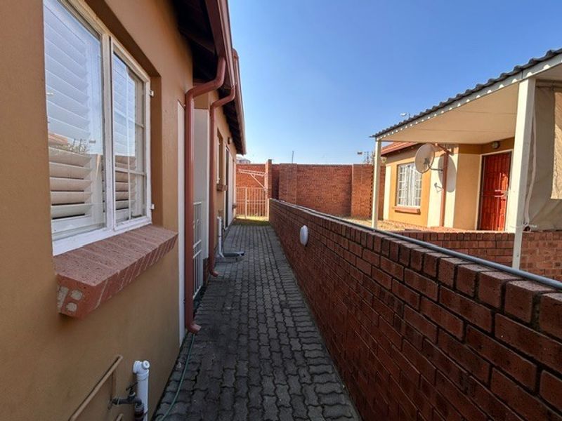 2 Bedroom Townhouse for Sale in Woodwind Estates, The Reeds - Photo 4