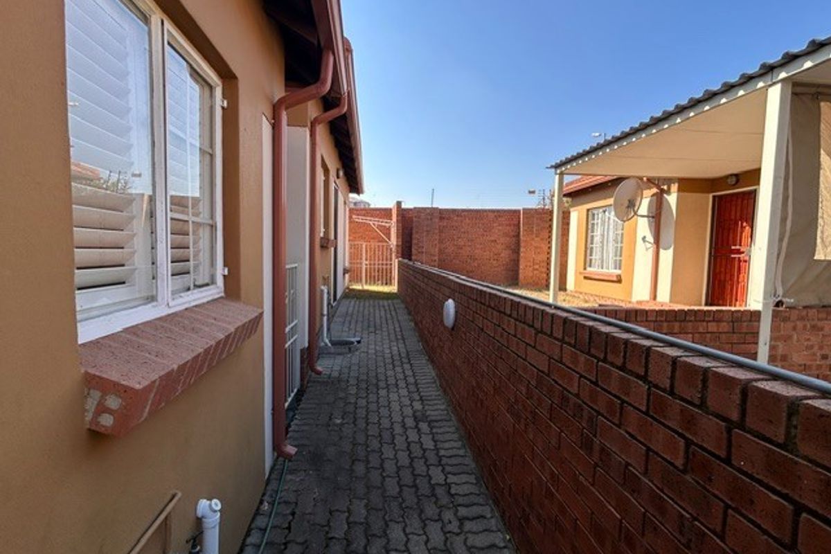 2 Bedroom Townhouse for Sale in Woodwind Estates, The Reeds - Photo 4