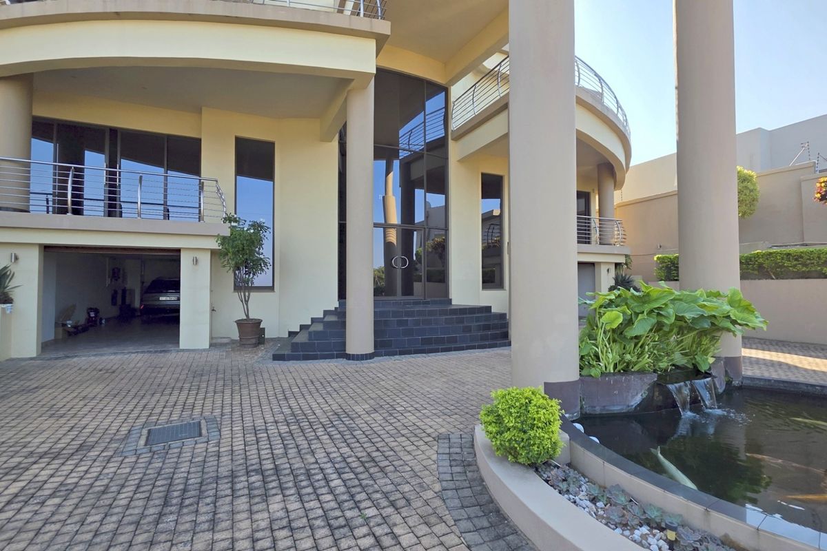 Opulent 5 bedroom, 5 bathroom Home in Oslo Beach with Effortless Ocean Vistas - Photo 2