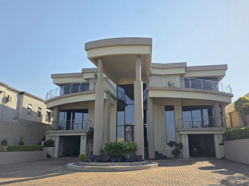 Opulent 5 bedroom, 5 bathroom Home in Oslo Beach with Effortless Ocean Vistas - Photo 4