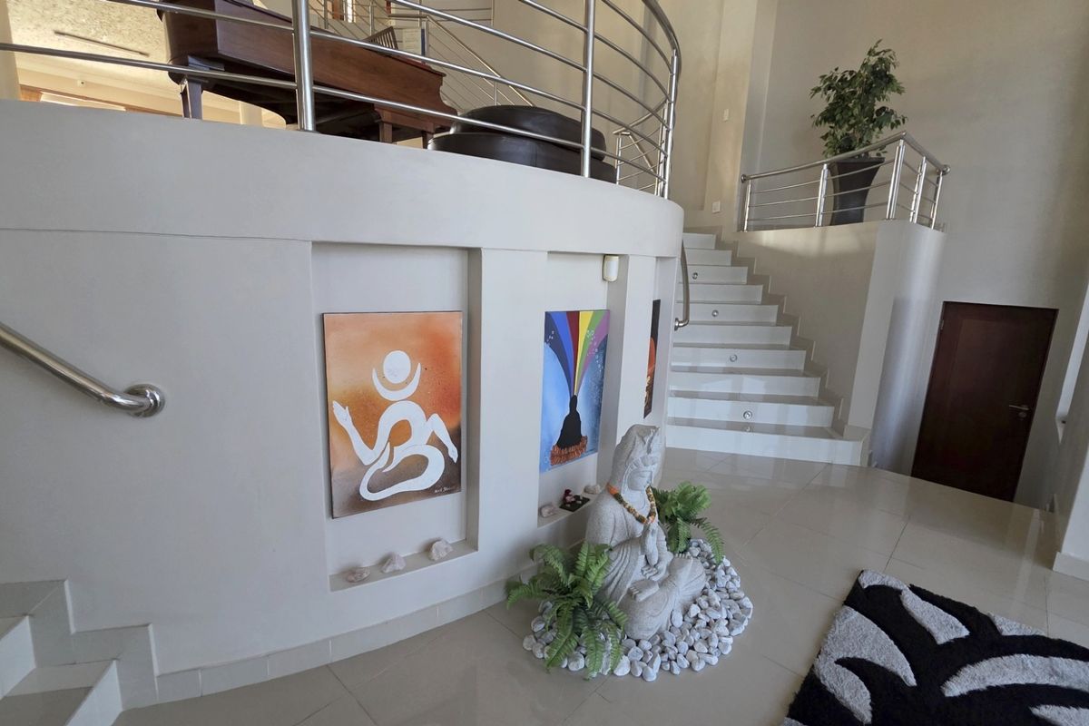 Opulent 5 bedroom, 5 bathroom Home in Oslo Beach with Effortless Ocean Vistas - Photo 5