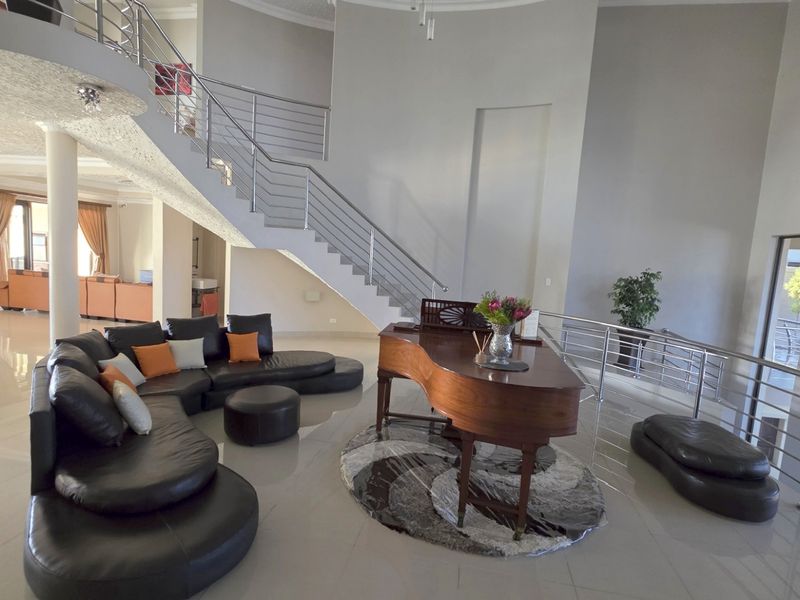 Opulent 5 bedroom, 5 bathroom Home in Oslo Beach with Effortless Ocean Vistas - Photo 8