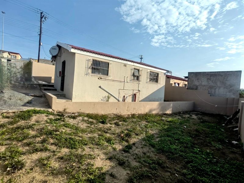 TWO BEDROOM HOUSE FOR SALE AT NU13 MDANTSANE - Photo 10