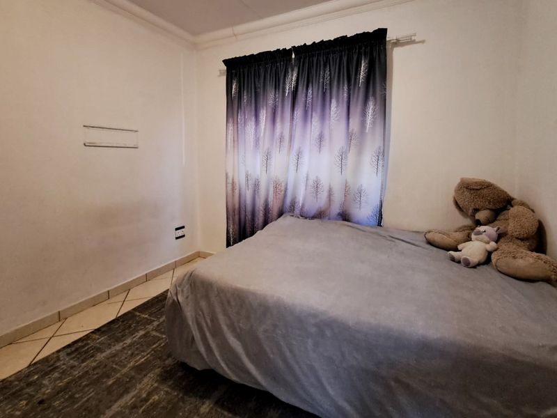 Rental - 2 Bedroom Apartment, Secured and peaceful complex - Photo 10