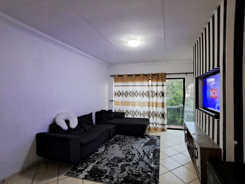 Rental - 2 Bedroom Apartment, Secured and peaceful complex - Photo 9