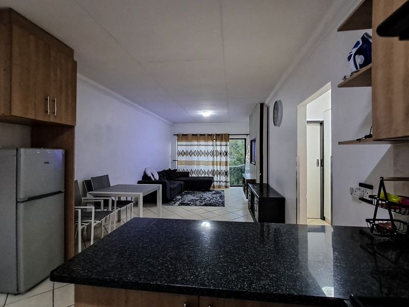 Rental - 2 Bedroom Apartment, Secured and peaceful complex - Photo 7