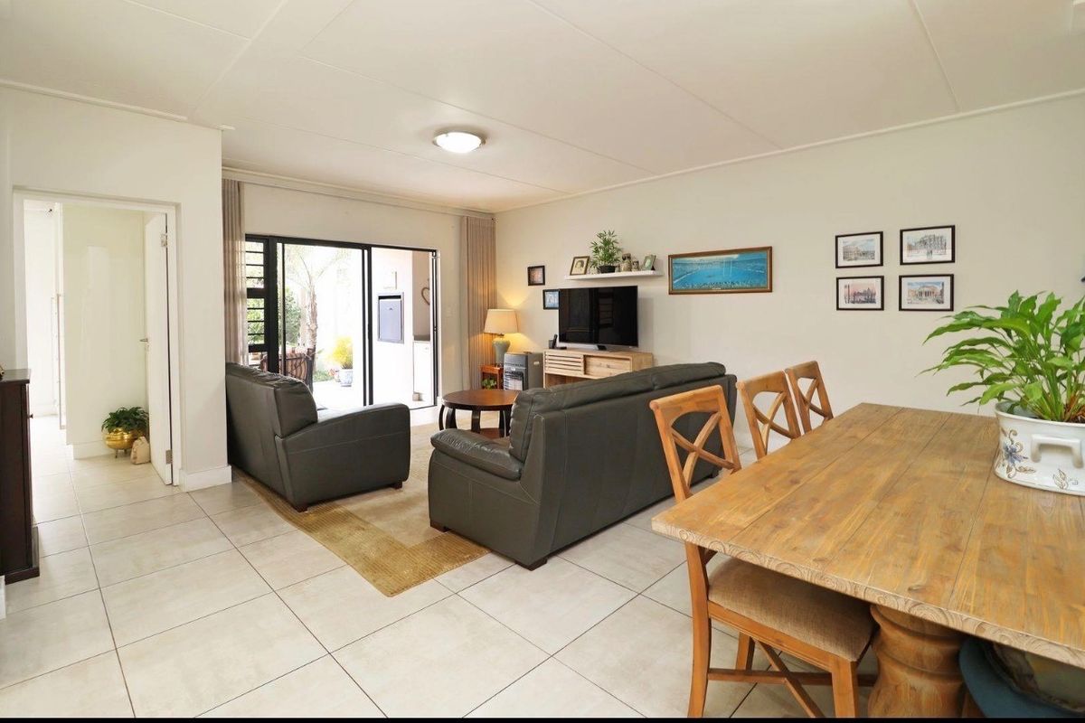 Luxurious 3-Bedroom Garden Apartment - The Polofields Lifestyle Estate - Photo 4