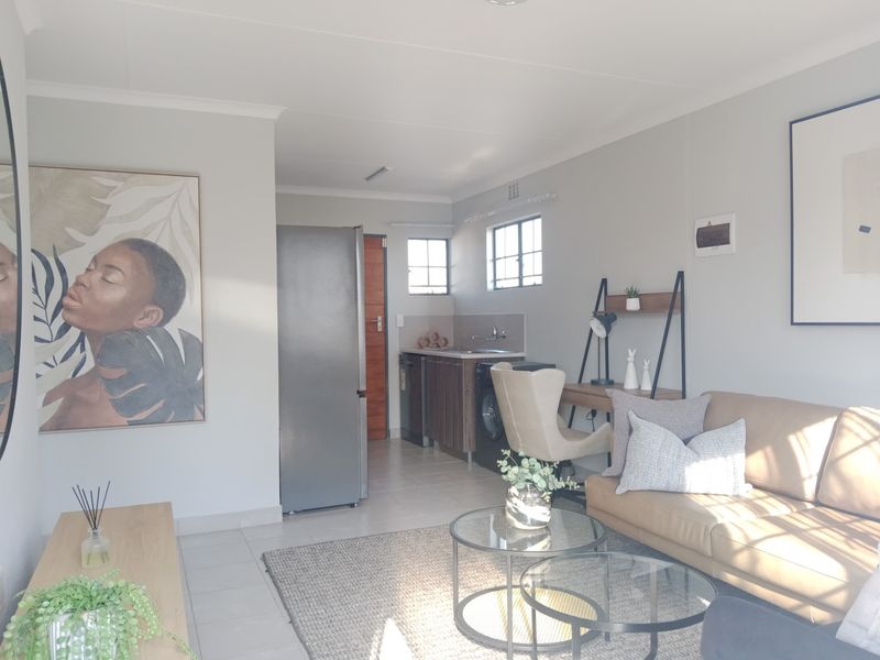 2 Bedroom House To Rent in Diamond City Security Complex near Glenway Estate, Pretoria - Photo 3