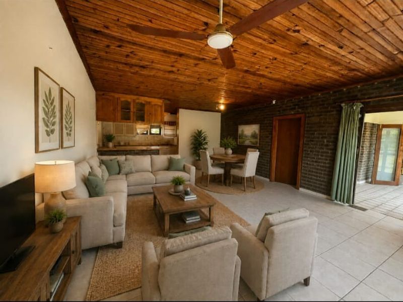 Spacious Family Home Just a Short Stroll from the Beach - Sunrise-on-Sea - Photo 9