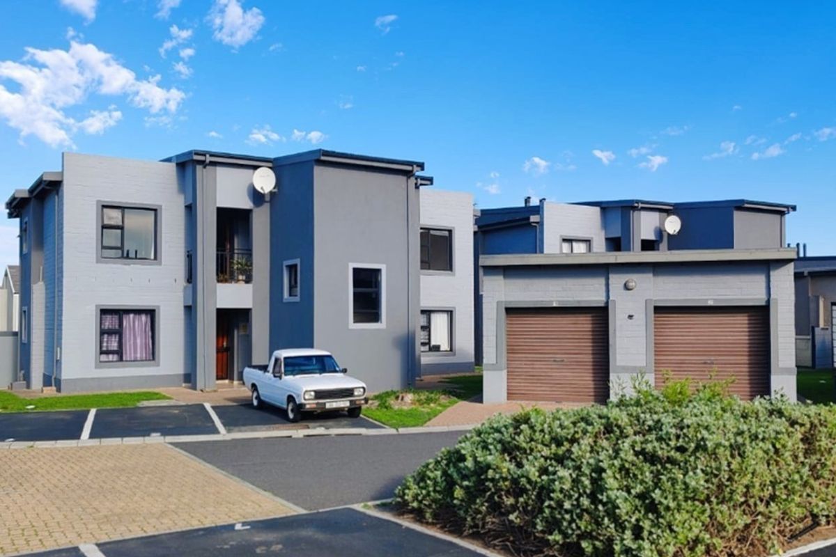 Apartment With Garage For Sale in Burgundy Estate, Western Cape - Photo 5