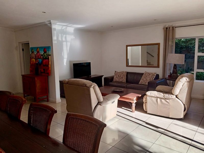 Spacious 4-Bedroom Duplex in Sandown Villas - Photo 7