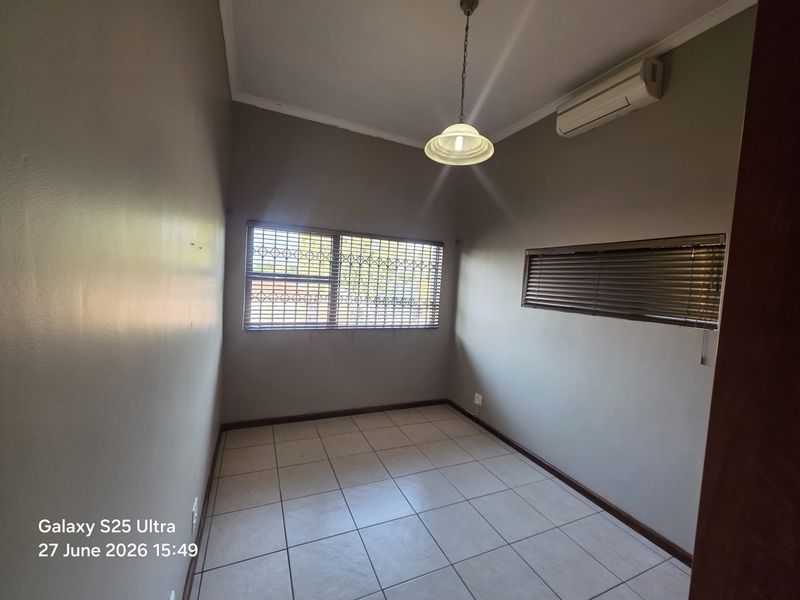 Modern 5-Bedroom Home with Granny Flat - Walking Distance to Netcare Hospital, Kuils River - Photo 8
