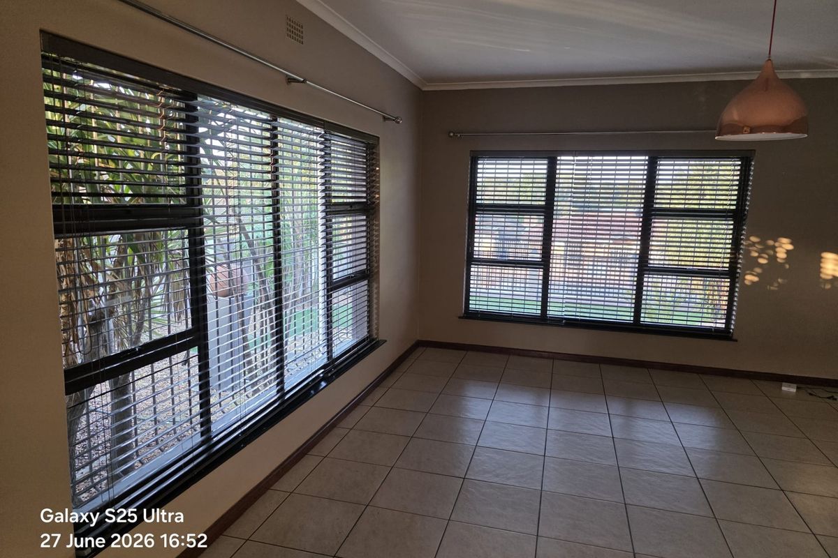 Modern 5-Bedroom Home with Granny Flat - Walking Distance to Netcare Hospital, Kuils River - Photo 3
