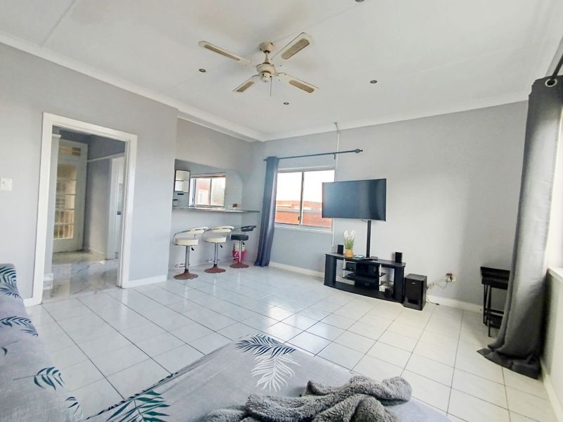 Fully Furnished 2 Bed Morningside Apartment with Ocean View for Rent - Photo 4