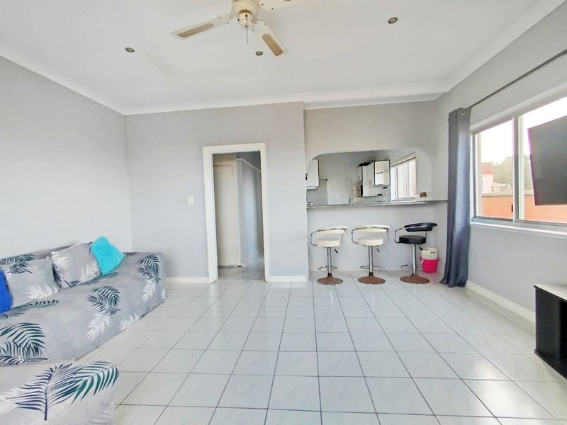 Fully Furnished 2 Bed Morningside Apartment with Ocean View for Rent - Photo 3