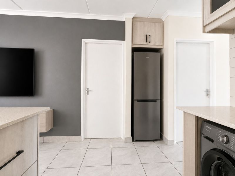 Modern 2-Bedroom Apartment to Rent in Buh-Rein Estate - Photo 8
