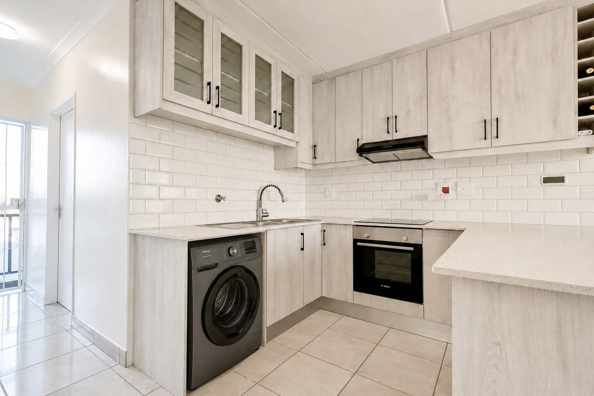 Modern 2-Bedroom Apartment to Rent in Buh-Rein Estate - Photo 2
