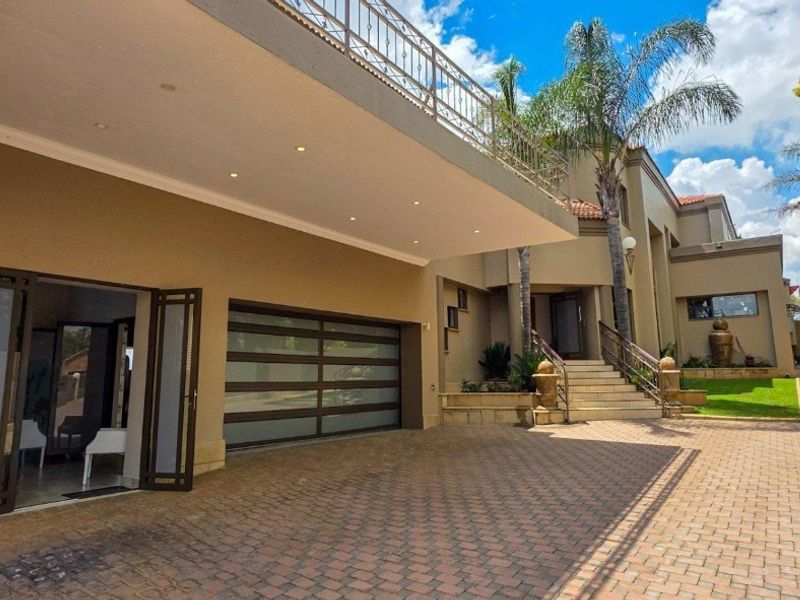 An Extraordinary Home for an Extraordinary Life - Photo 4