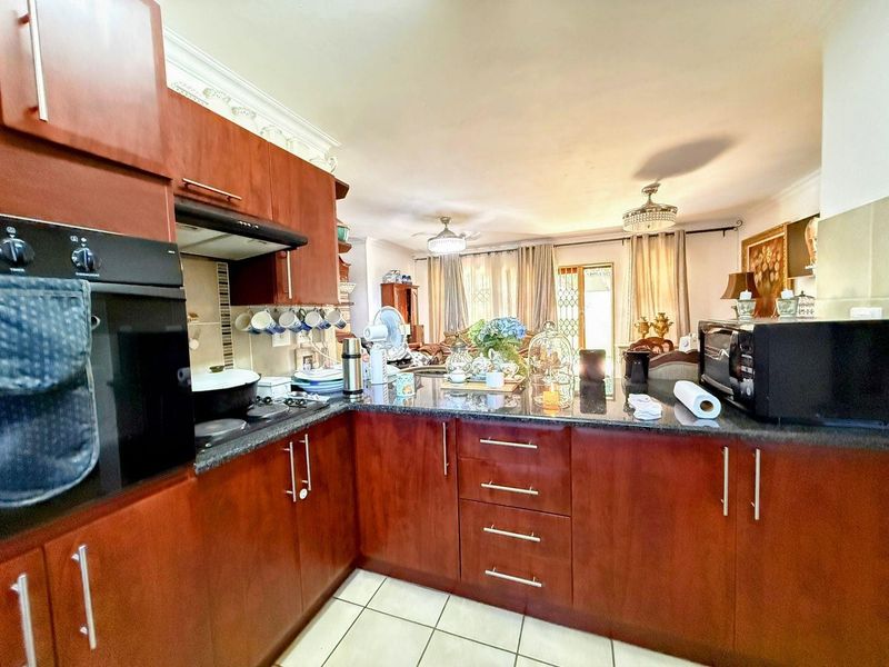 Townhouse For Sale in Olympus AH, Pretoria - Photo 8