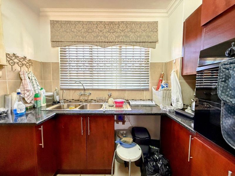 Townhouse For Sale in Olympus AH, Pretoria - Photo 7