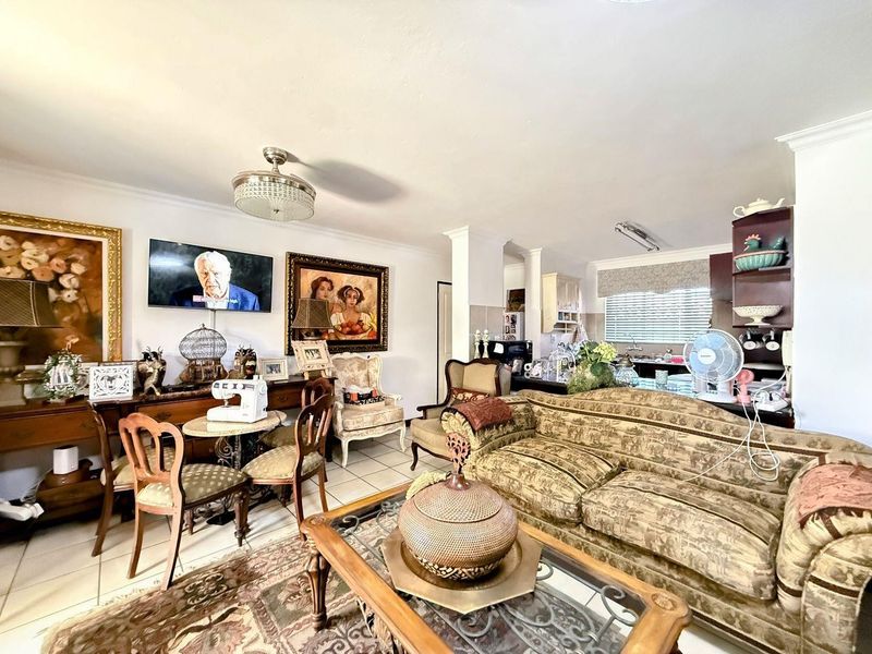 Townhouse For Sale in Olympus AH, Pretoria - Photo 3