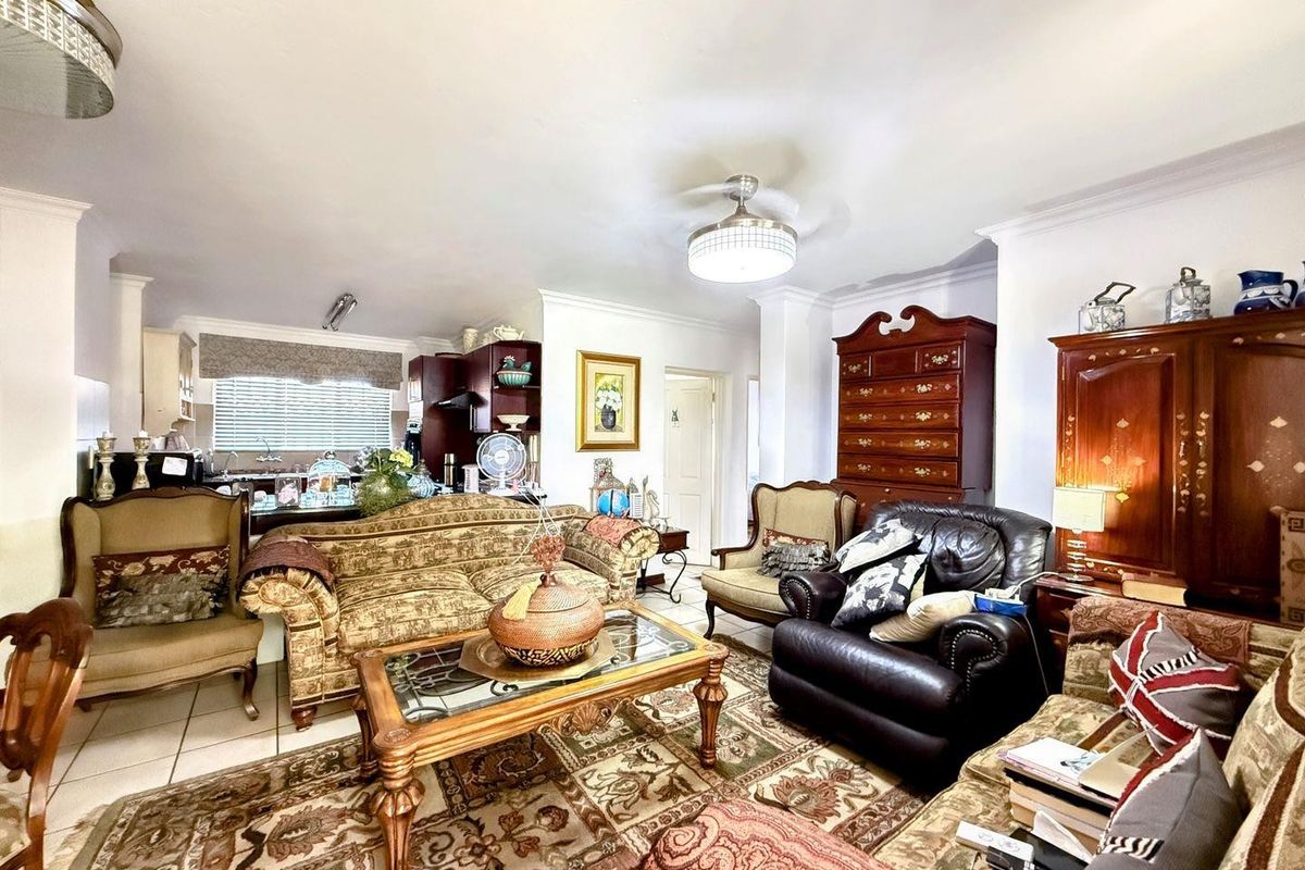 Townhouse For Sale in Olympus AH, Pretoria - Photo 2