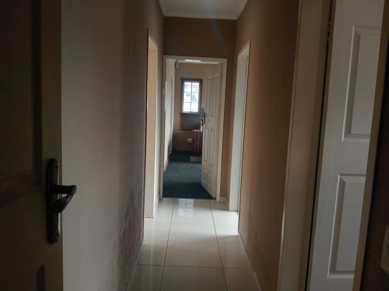 3-Bedroom Family Home in Johannesburg North For Sale - Photo 8