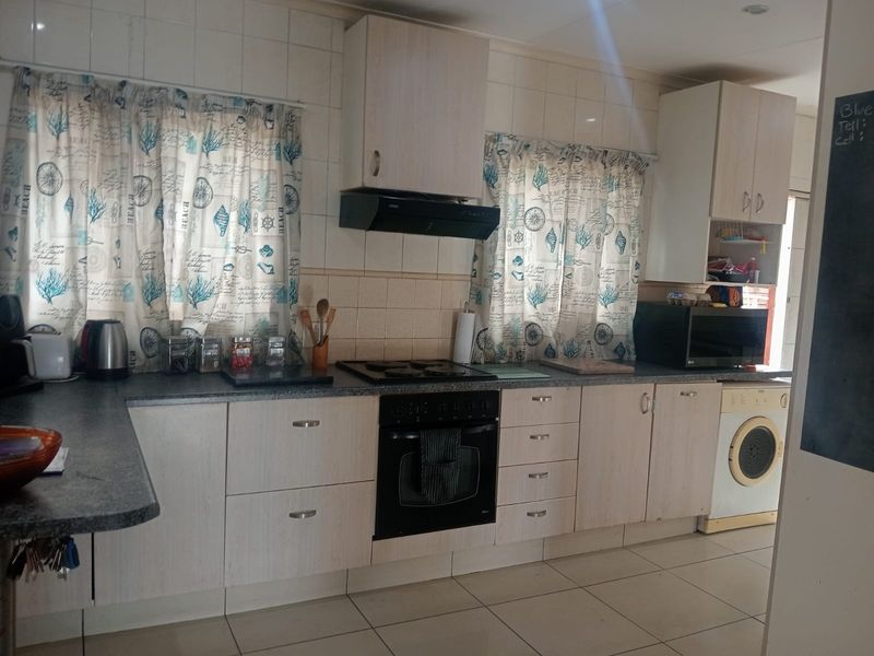 3-Bedroom Family Home in Johannesburg North For Sale - Photo 3