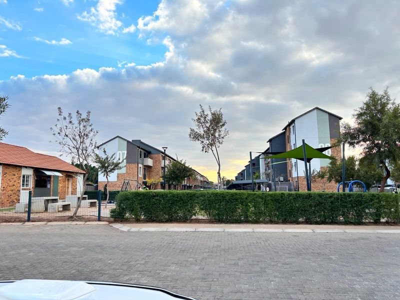 Charming One Bedroom Apartment For Sale in Eden Estate Wolmer, Pretoria - Photo 2