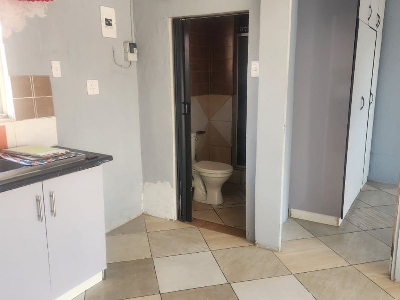 1 Bedroom Cottage To Rent in Ormonde, Johannesburg - Photo 3