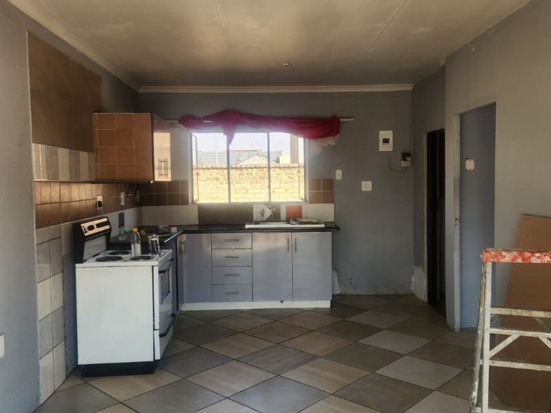 1 Bedroom Cottage To Rent in Ormonde, Johannesburg - Photo 2